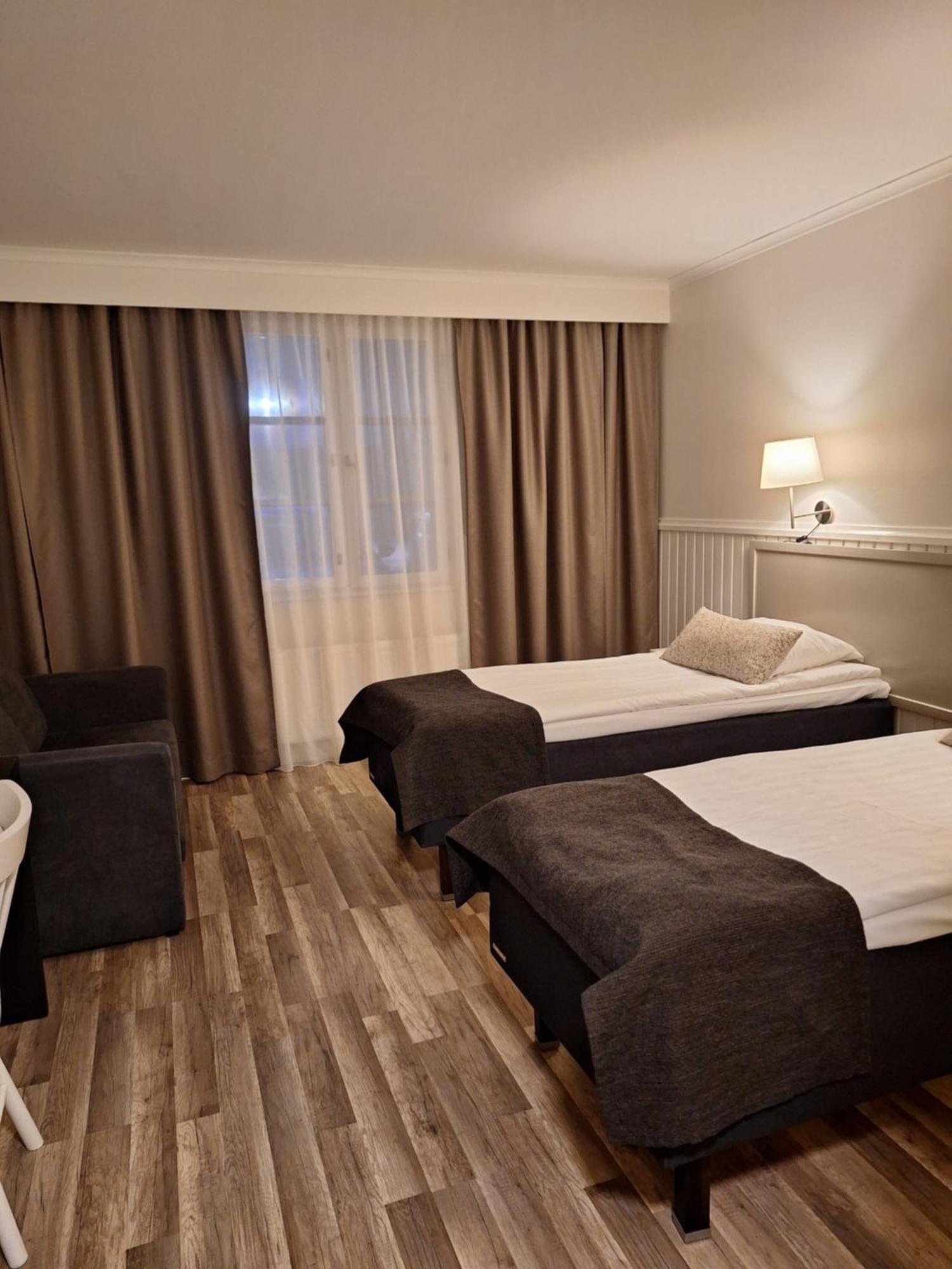 Juthbacka Hotell Uusikaarlepyy 외부 사진
